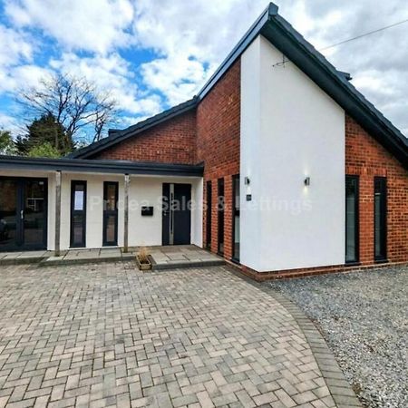 J'S B&B Branston Екстериор снимка