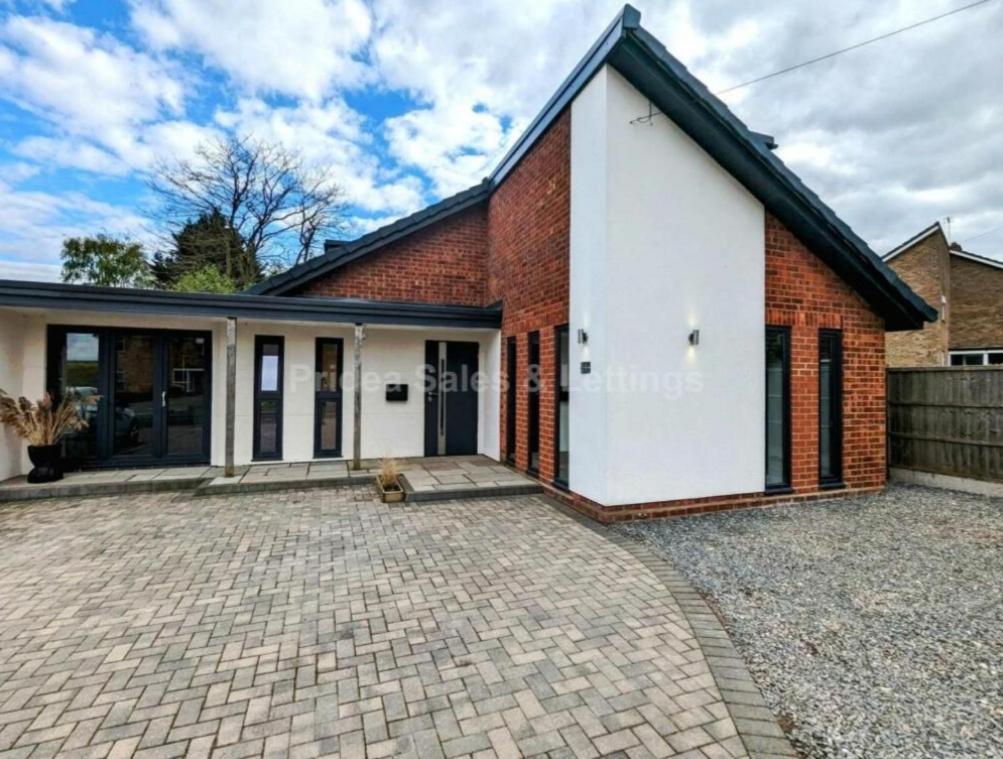 J'S B&B Branston Екстериор снимка